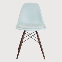 Eames Plastic Side Chair DSW mit Sitzpolster, Hellblau