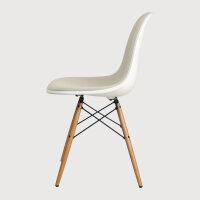 Eames Plastic Side Chair DSW mit Vollpolsterung, Weiß